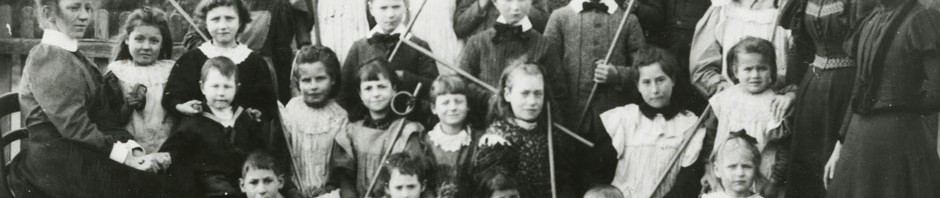 Tunstead School Class from 1898